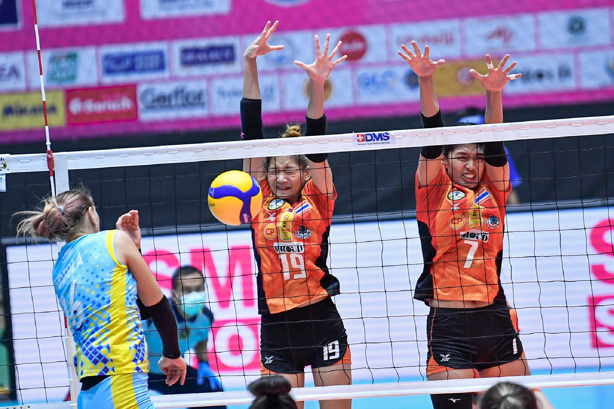 Altay of Kazakhstan underlined their supremacy over the 2021 Asian Women’s Club Volleyball Championship after stunning hosts Nakhon Ratchasima QminC VC in close three sets 25-22, 25-22, 25-20 