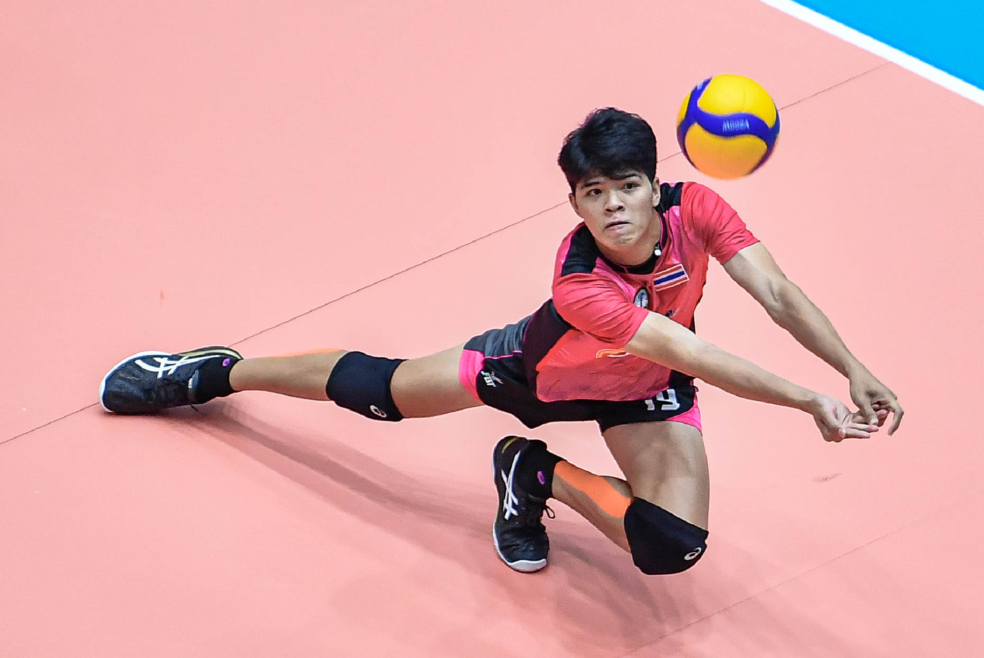 BUREVESTNIK ALMATY CAP DAZZLING 3-0 VICTORY OVER NAKHON RATCHASIMA 