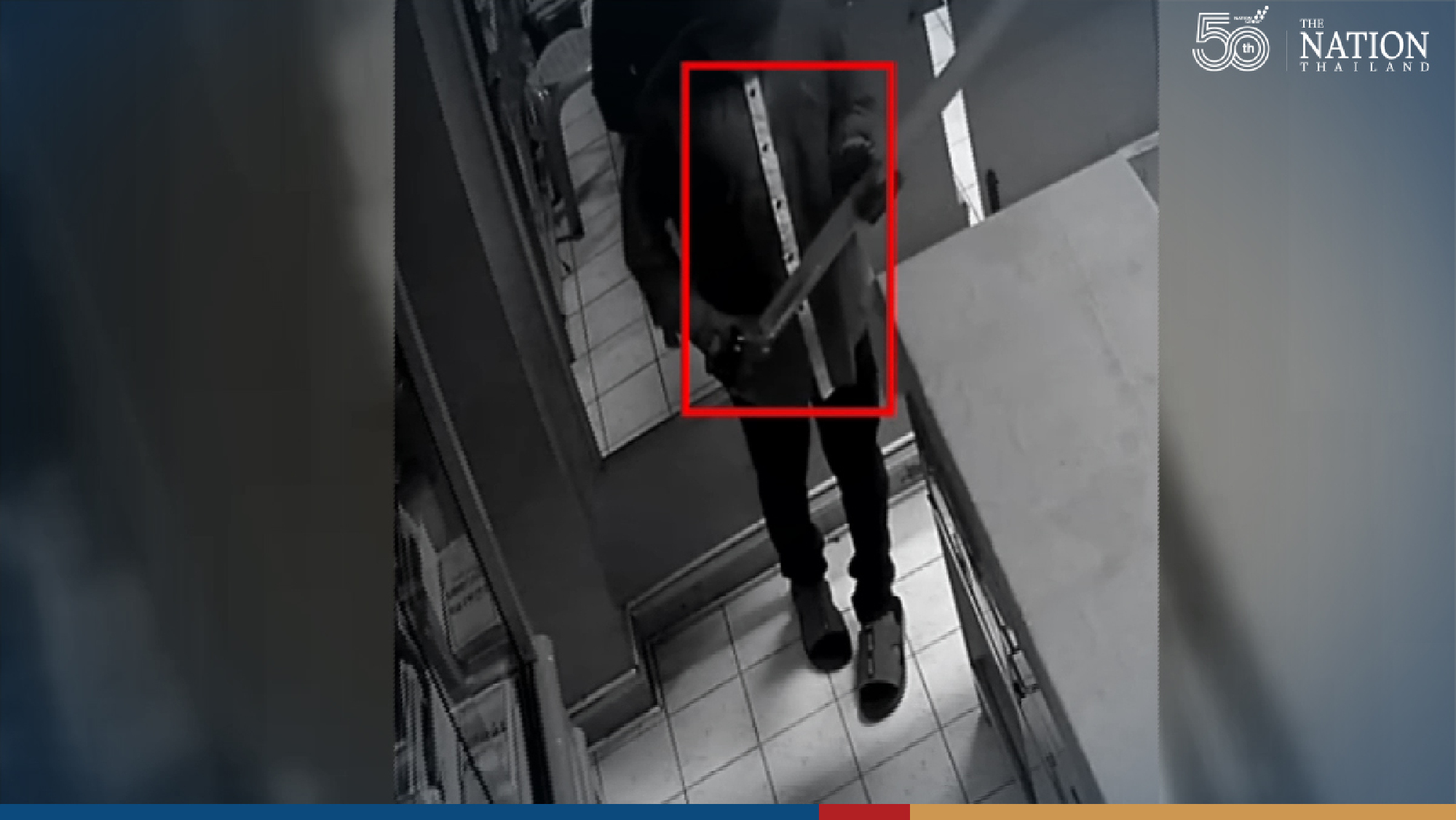 Artful thief enters store through roof, disappears with THB10 million in gold