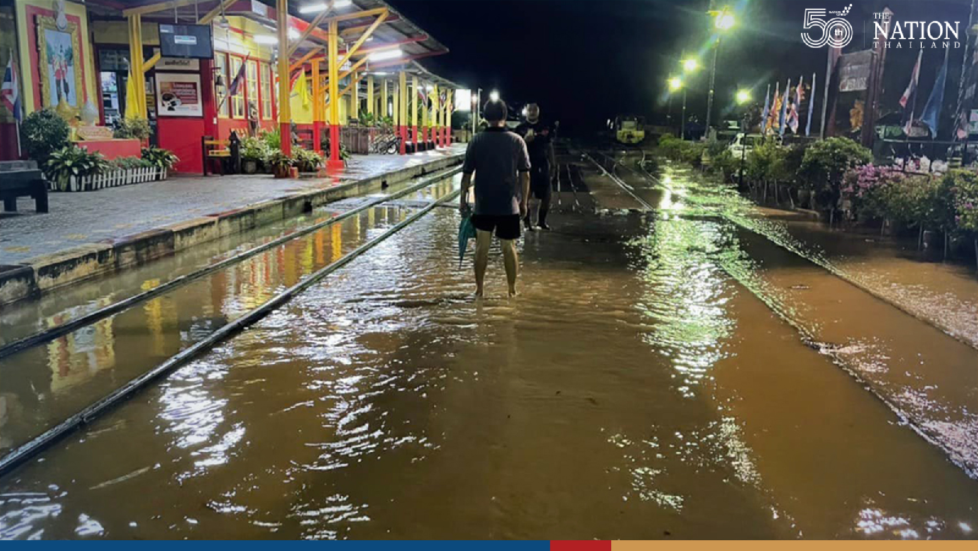 Heavy flooding forces Chumphon to close part of Highway 41