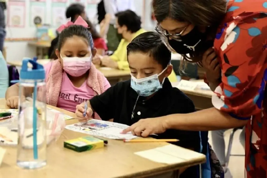 Students of Montrara Ave. Elementary School are seen in their in-person class in Los Angeles, California, the United States, on Aug. 16, 2021. (Xinhua)