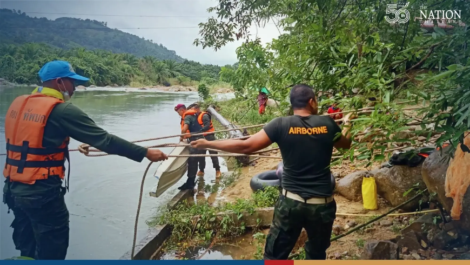 Heavy rain inundates Nakhon Si Thammarat, soldiers jump to rescue