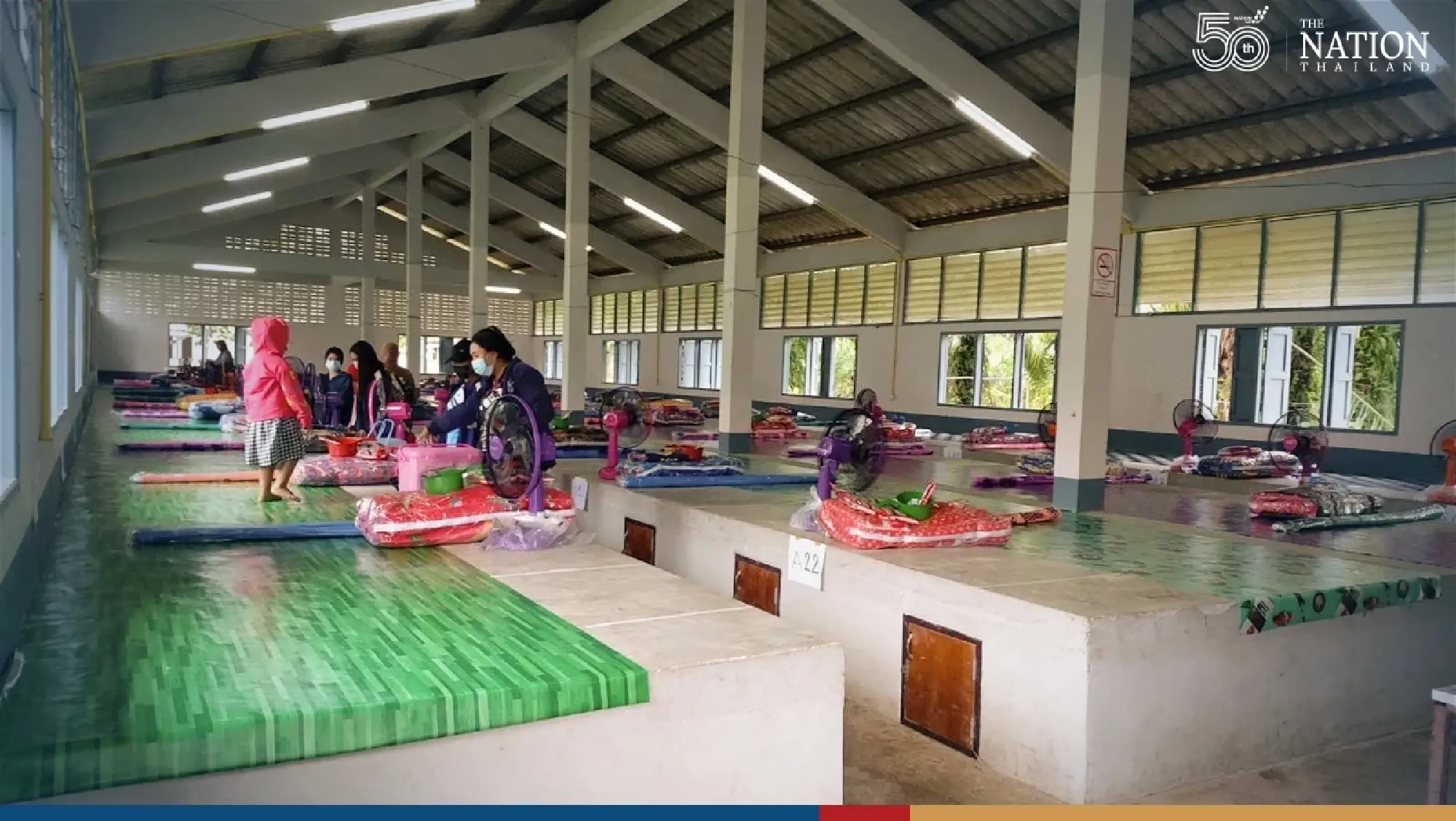 Heavy rain inundates Nakhon Si Thammarat, soldiers jump to rescue