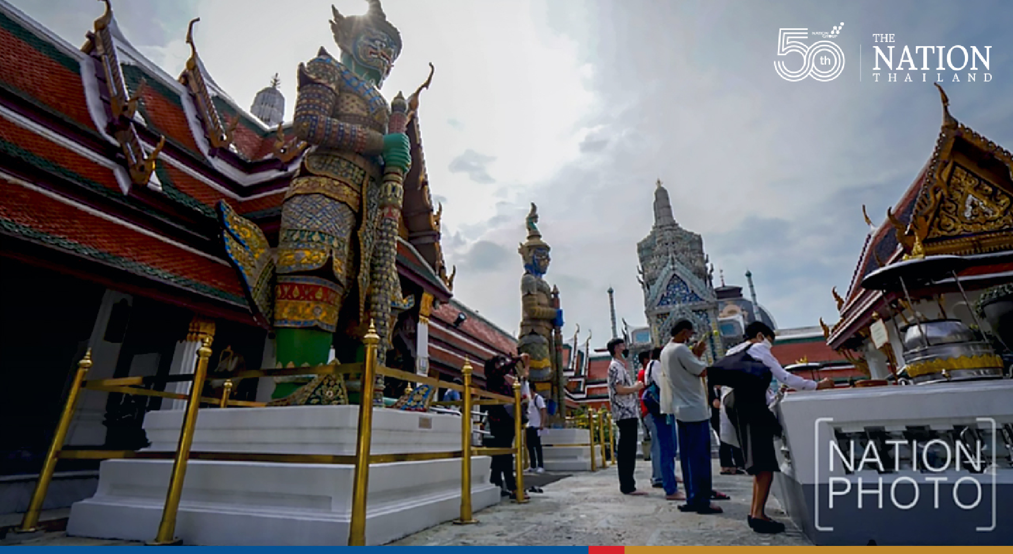 Majority of Thais prefer domestic vacations next year, survey finds