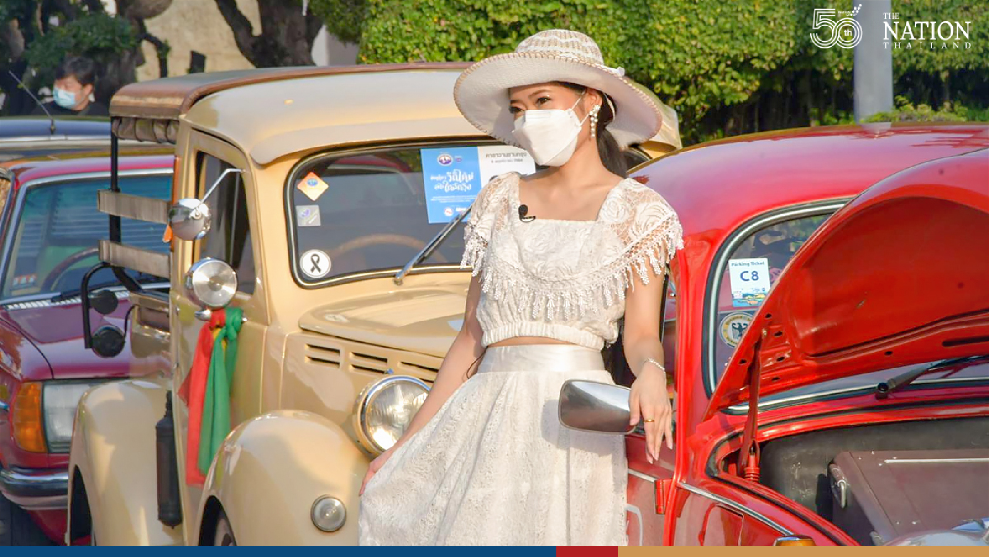 Vintage car caravan gives Bangkok a glimpse of the past