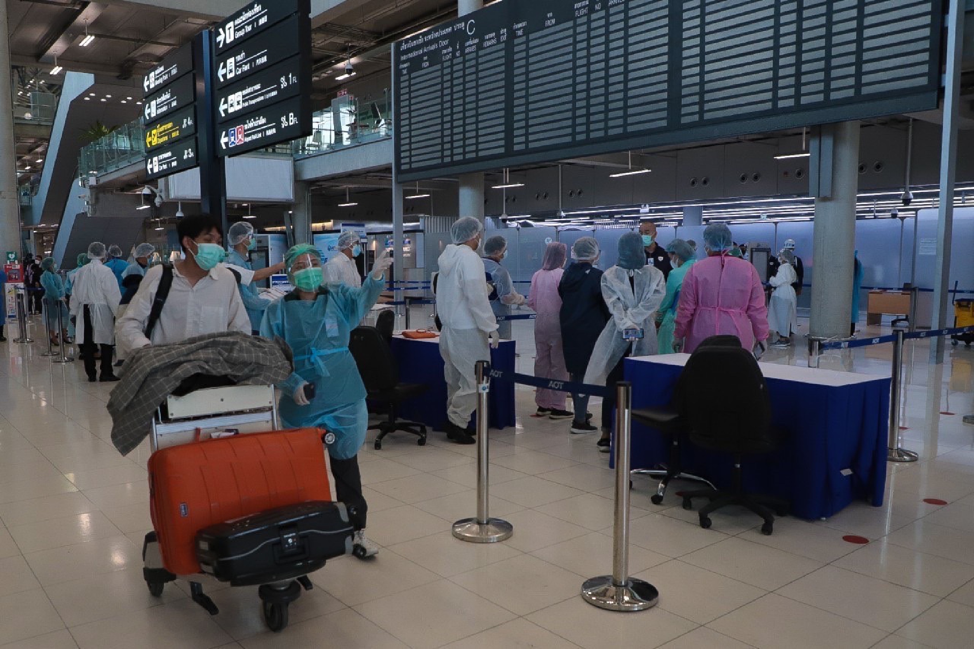 Bangkok greets over 7,000 tourists on first day of reopening