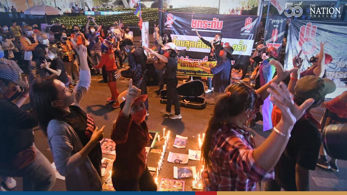 Pro-democracy rally in heart of Bangkok wraps up peacefully