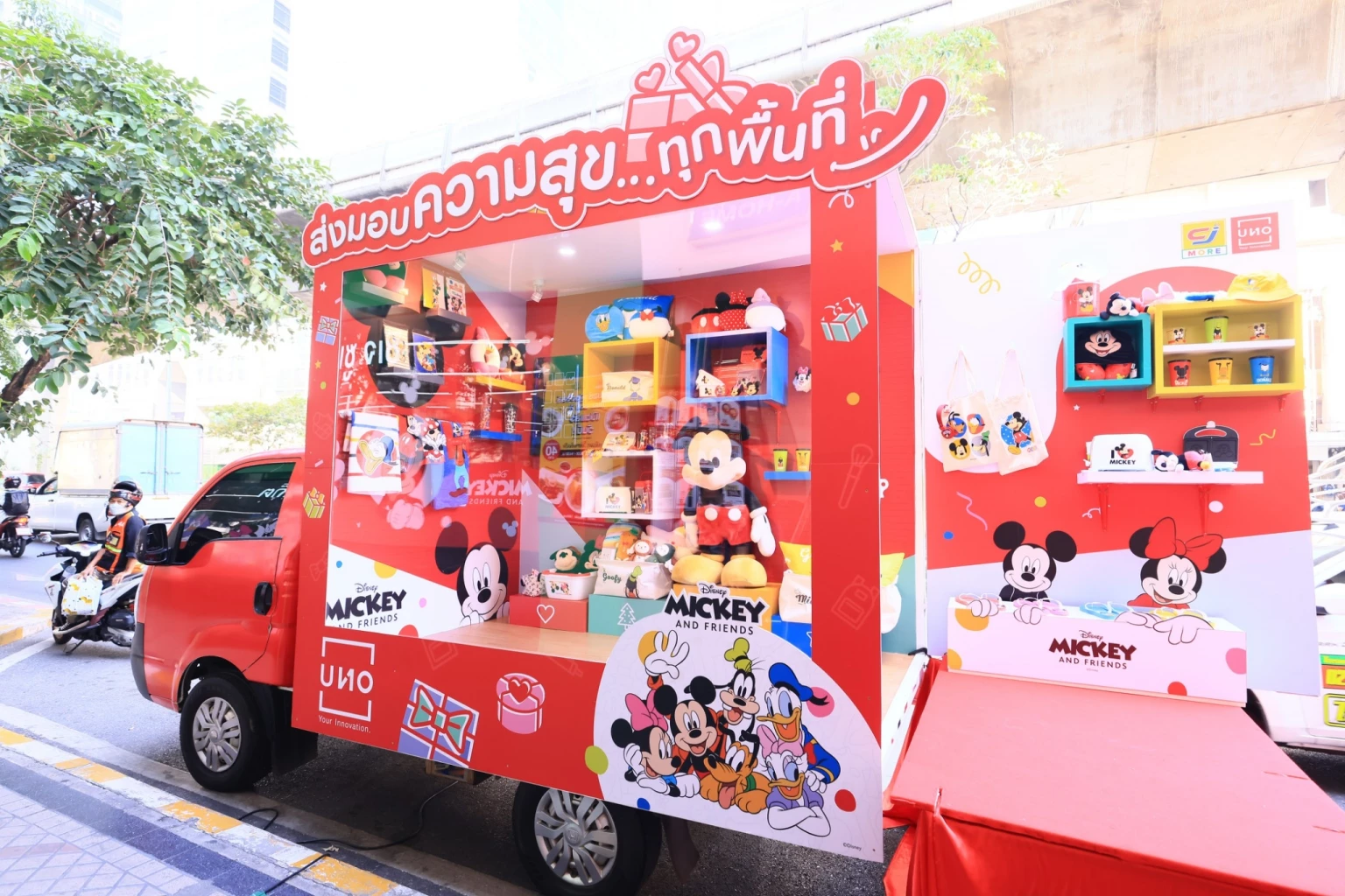 CJ MORE collaborates with Disney to launch cartoon-themed products. Special collections expected to draw more traffic to stores, boost sales