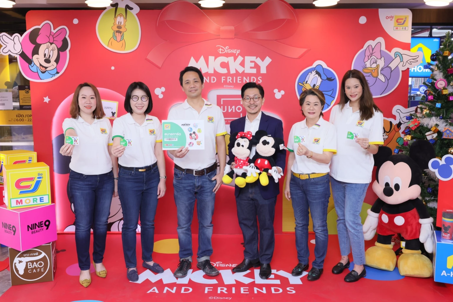 CJ MORE collaborates with Disney to launch cartoon-themed products. Special collections expected to draw more traffic to stores, boost sales