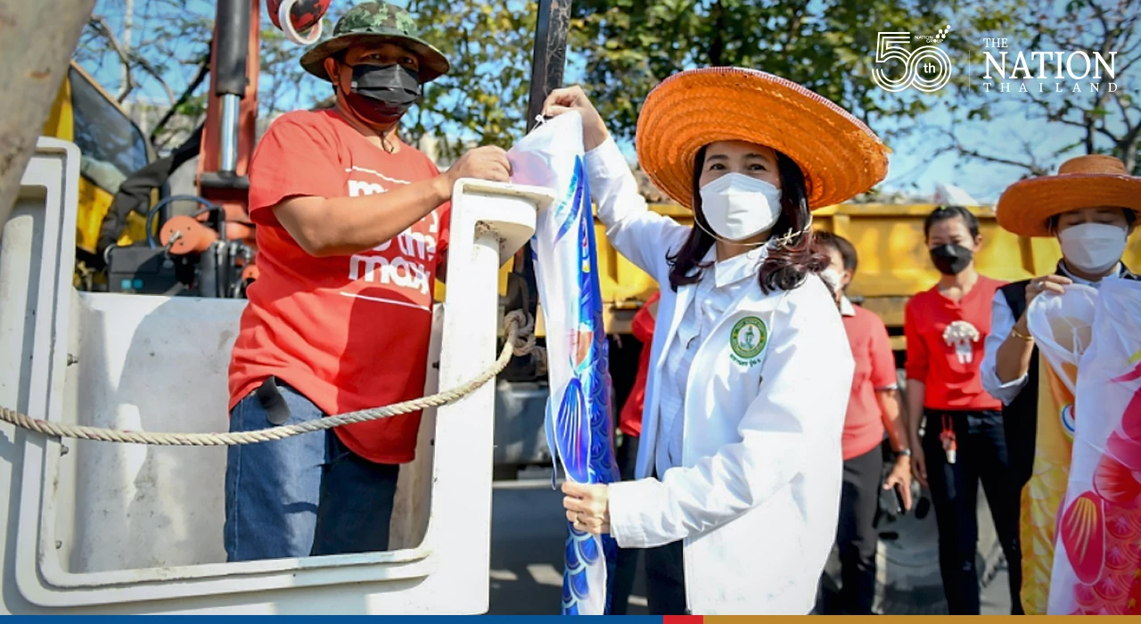 Bang Phlat’s Japanese carp pond beautified for New Year
