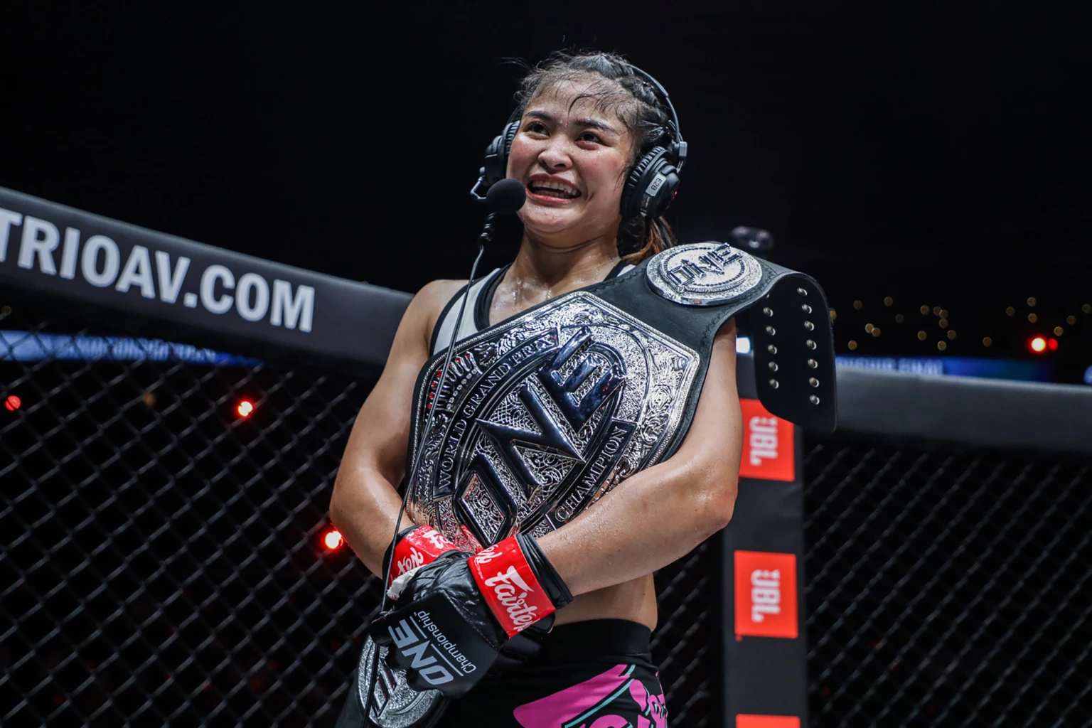 Regian Eersel Retains ONE Lightweight Kickboxing World Title With Split Decision Victory Over Islam Murtazaev