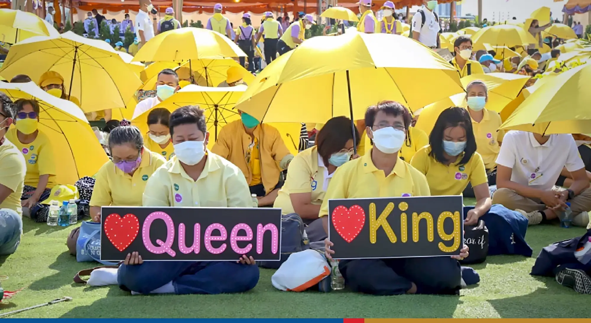 Their Majesties lay the foundation stone for statue of King Bhumibol the Great