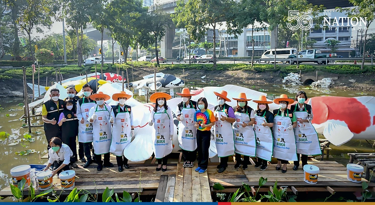 Bang Phlat’s Japanese carp pond beautified for New Year