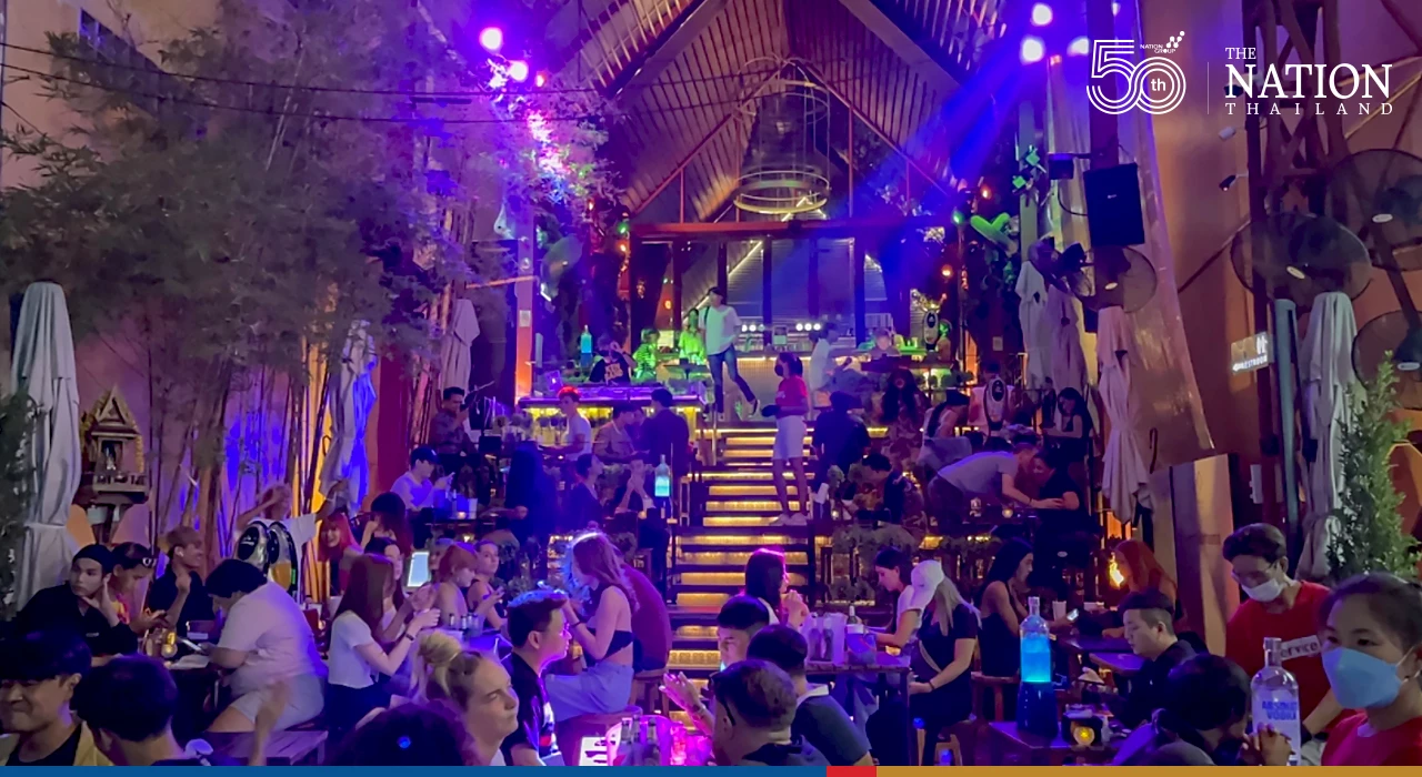 Restaurants in Central World, Khaosan areas roar back to life