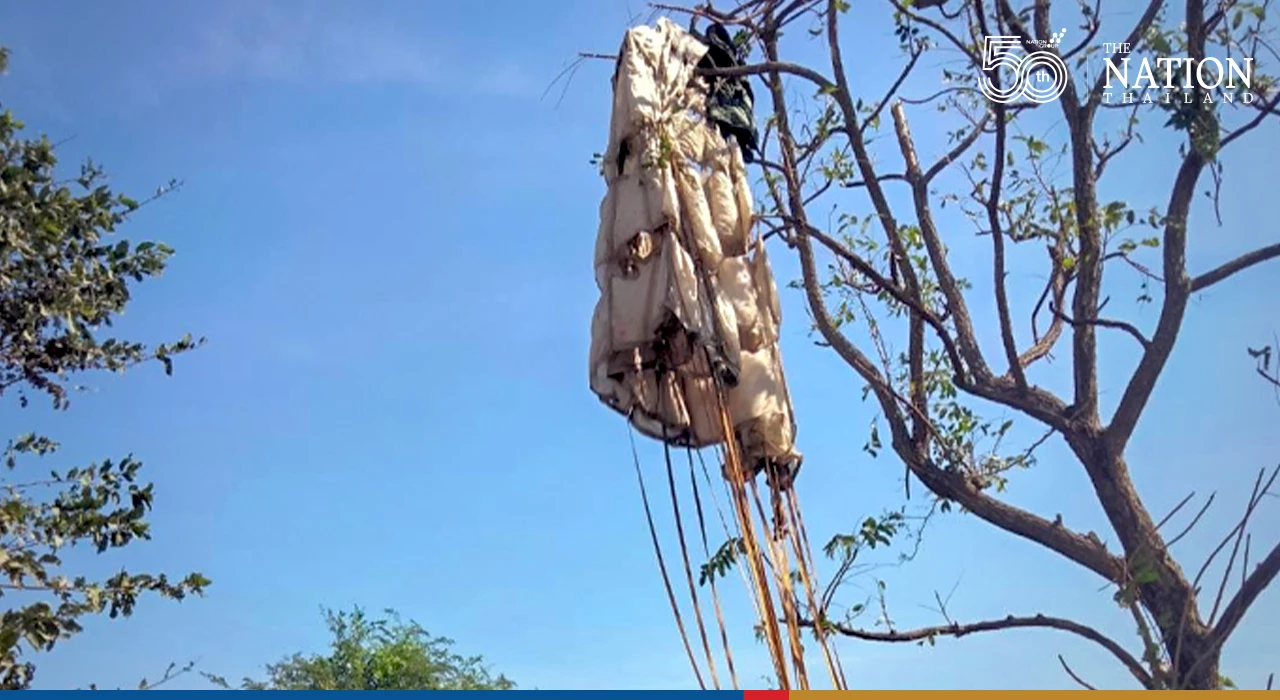 Plane falls from sky in Lopburi, injures bystander