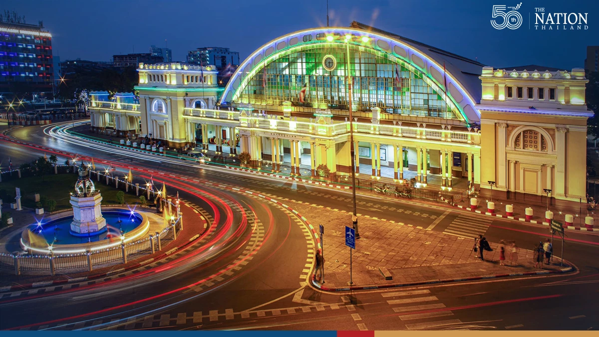 Bangkokians take a historic trip into Hua Lamphong’s past