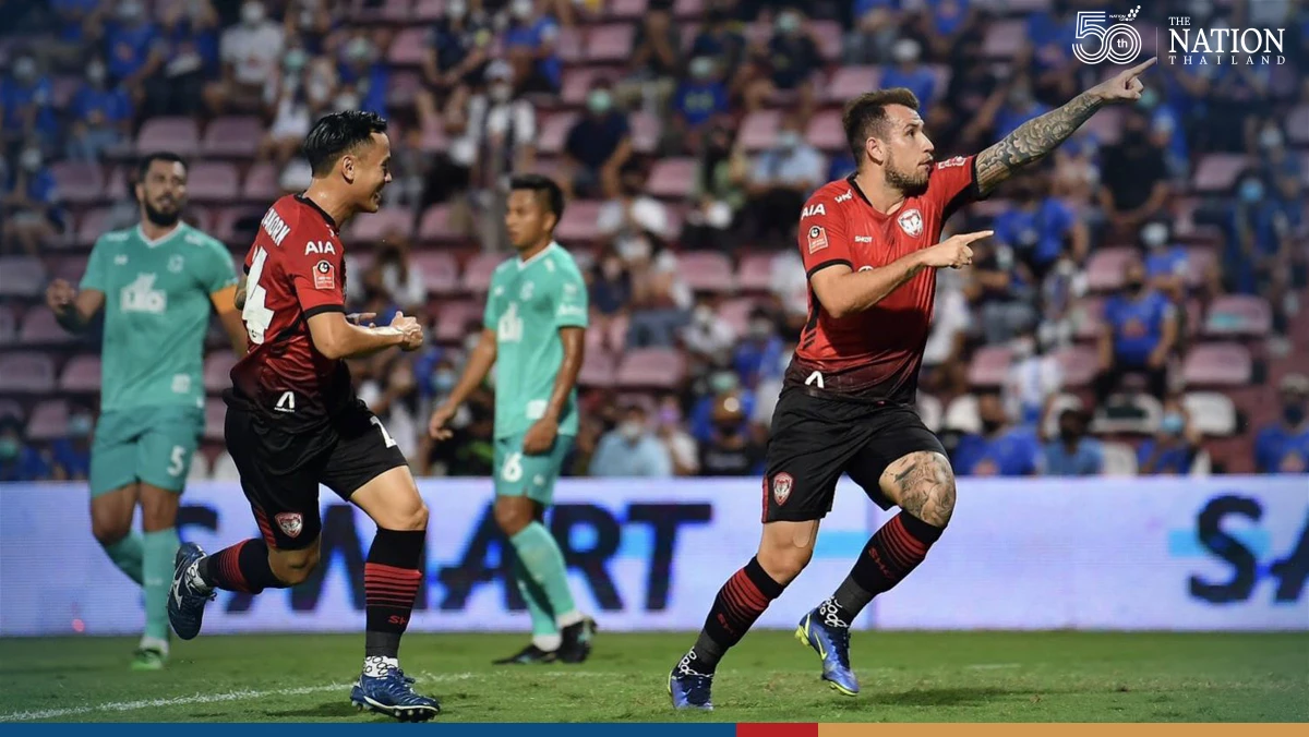 Buriram top Thai league after crushing Chiang Mai