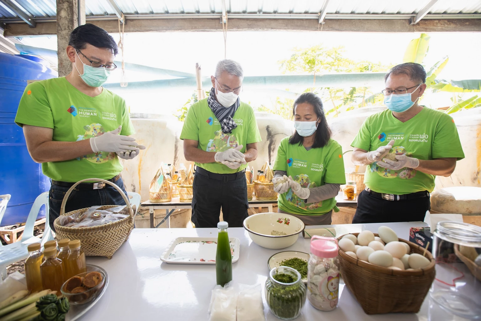 Nual demonstrates how to prepare salted egg.