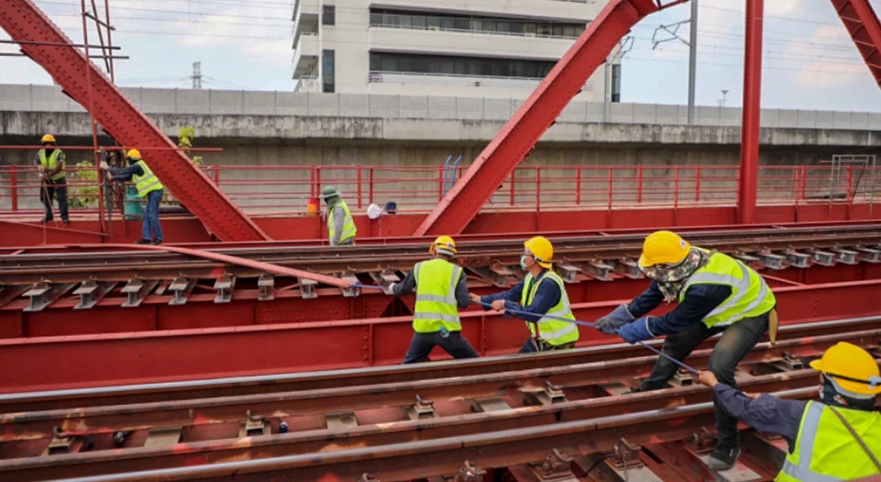 SRT adjusts southern train routes to fix Rama VI Bridge