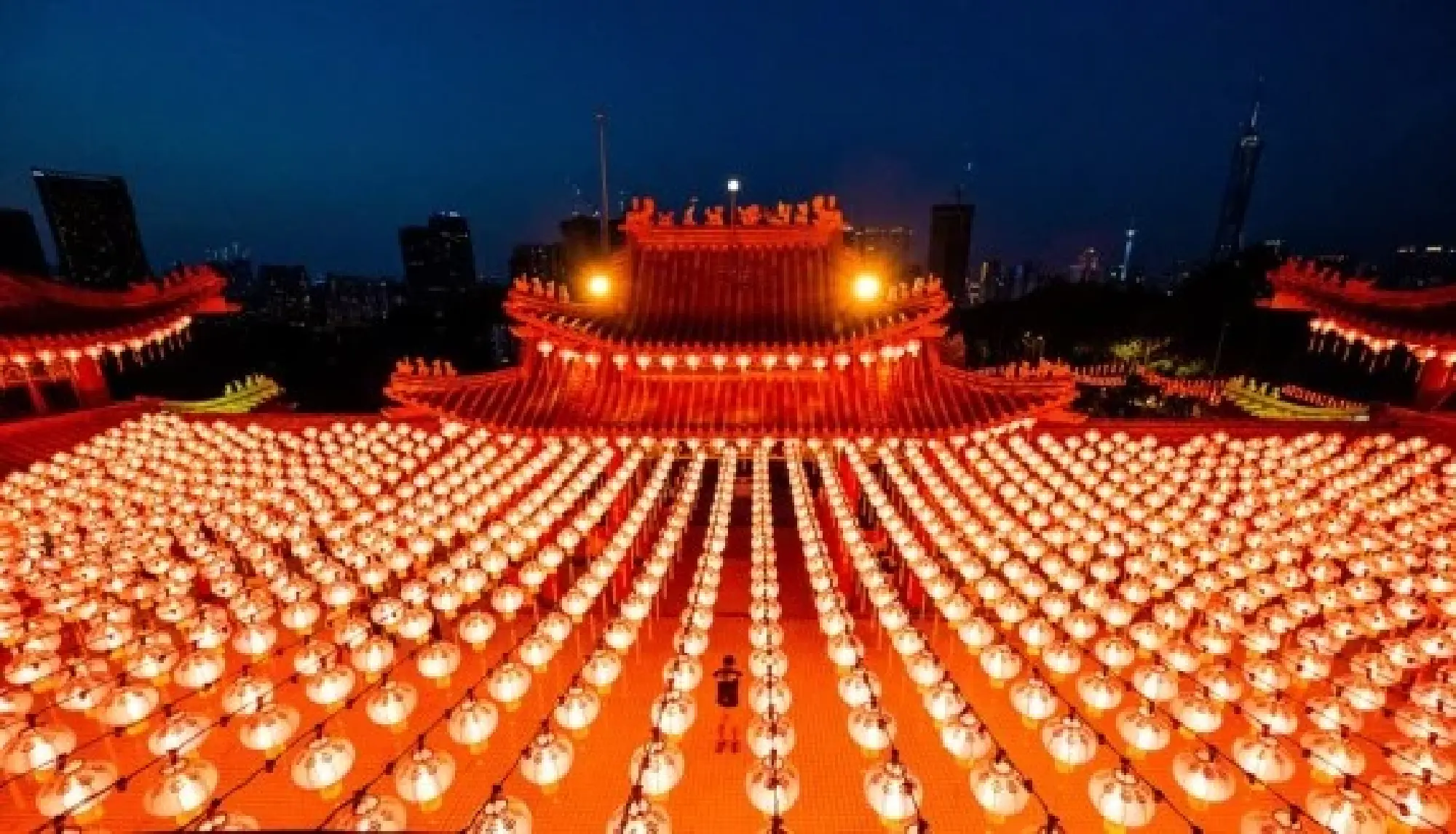 Red lanterns set for the upcoming Chinese Lunar New Year are seen at Thean Hou Temple in Kuala Lumpur, Malaysia, Jan. 22, 2022. (Xinhua/Zhu Wei) 