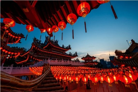 Red lanterns set for the upcoming Chinese Lunar New Year are seen at Thean Hou Temple in Kuala Lumpur, Malaysia, Jan. 22, 2022. (Xinhua/Zhu Wei) 