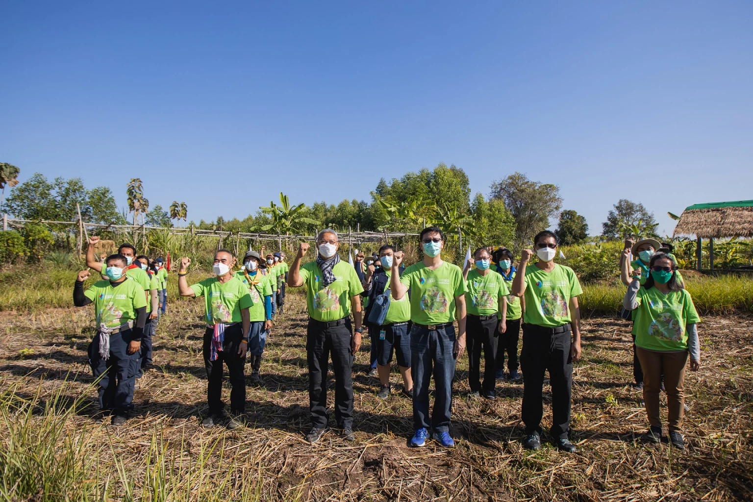 People from everywhere come together on the "Sa-ngiamkam Agriculture Farm" in Nakhon Ratchasima for the "Aou Mue" activity under the "Power of Human Energy: A Journey Inspired by the King" project.