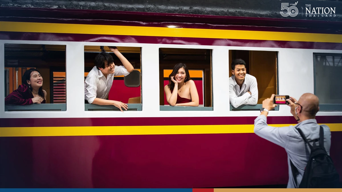 Bangkokians take a historic trip into Hua Lamphong’s past