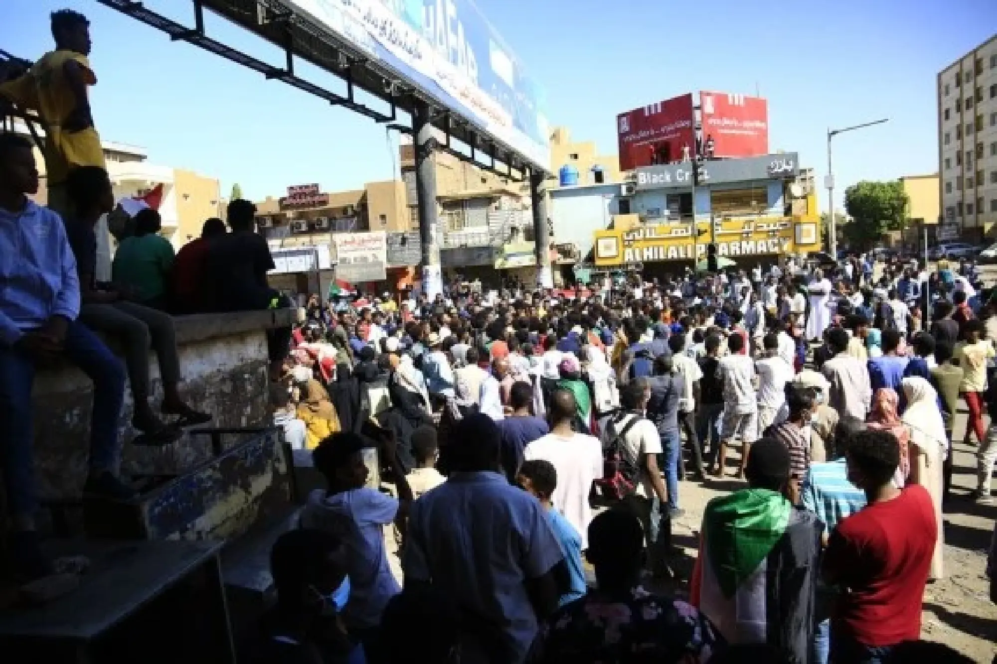 Sudanese citizens demonstrate on the street in Khartoum, Sudan, on Dec. 30, 2021. (Xinhua/Mohamed Khidir)
