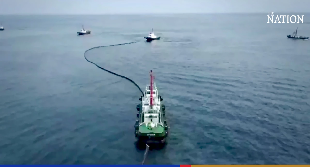 More oil slicks found on popular Rayong beach