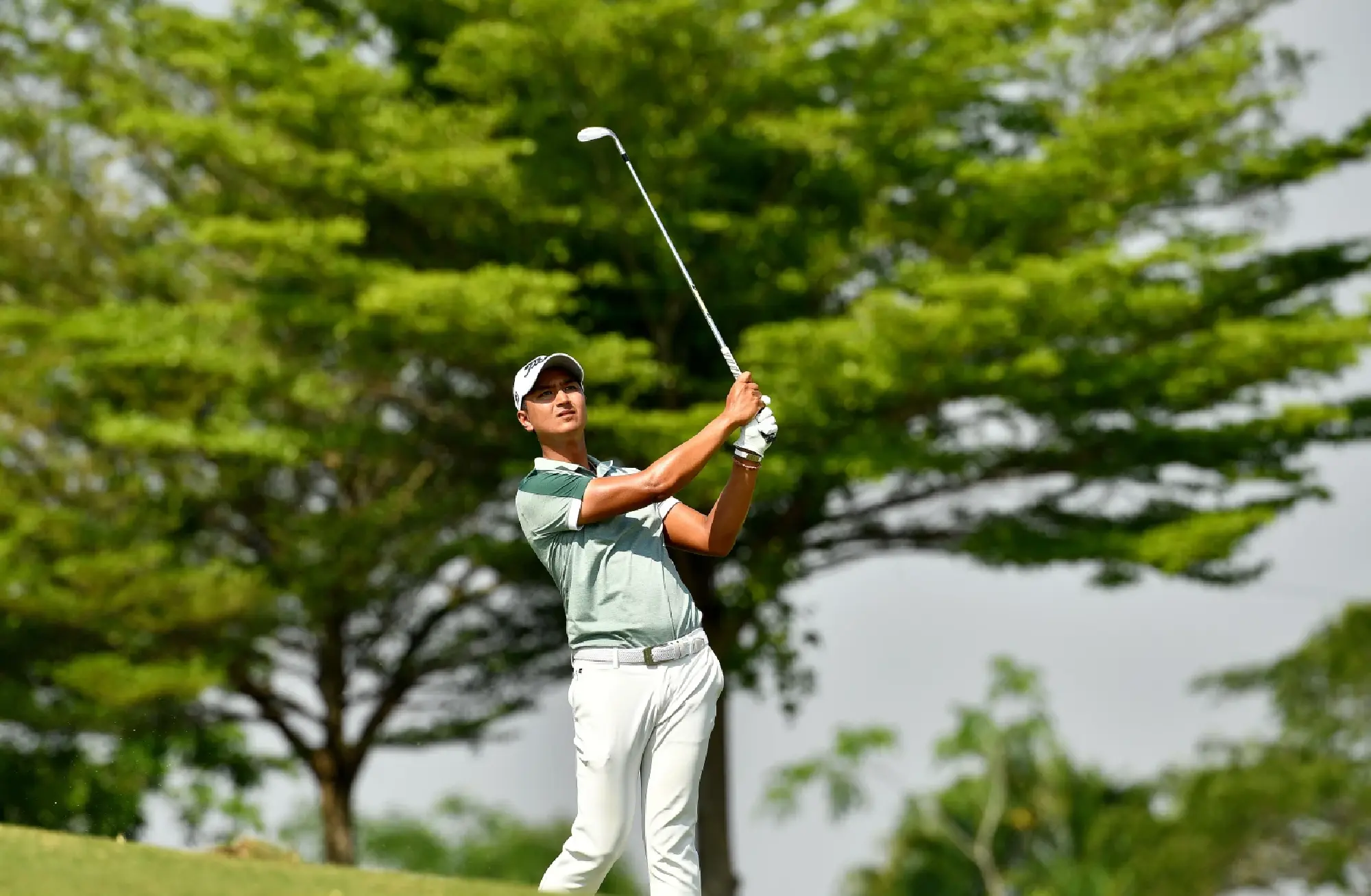 Checkered flag for Chan Shih-chang at Grand Prixv