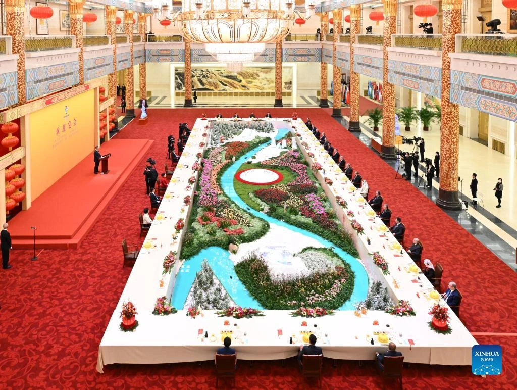 Chinese President Xi Jinping and his wife Peng Liyuan host a banquet to welcome distinguished guests from around the world who attended the opening ceremony of the Beijing 2022 Olympic Winter Games, at the Great Hall of the People in Beijing, capital of China, Feb. 5, 2022. (Xinhua/Shen Hong)