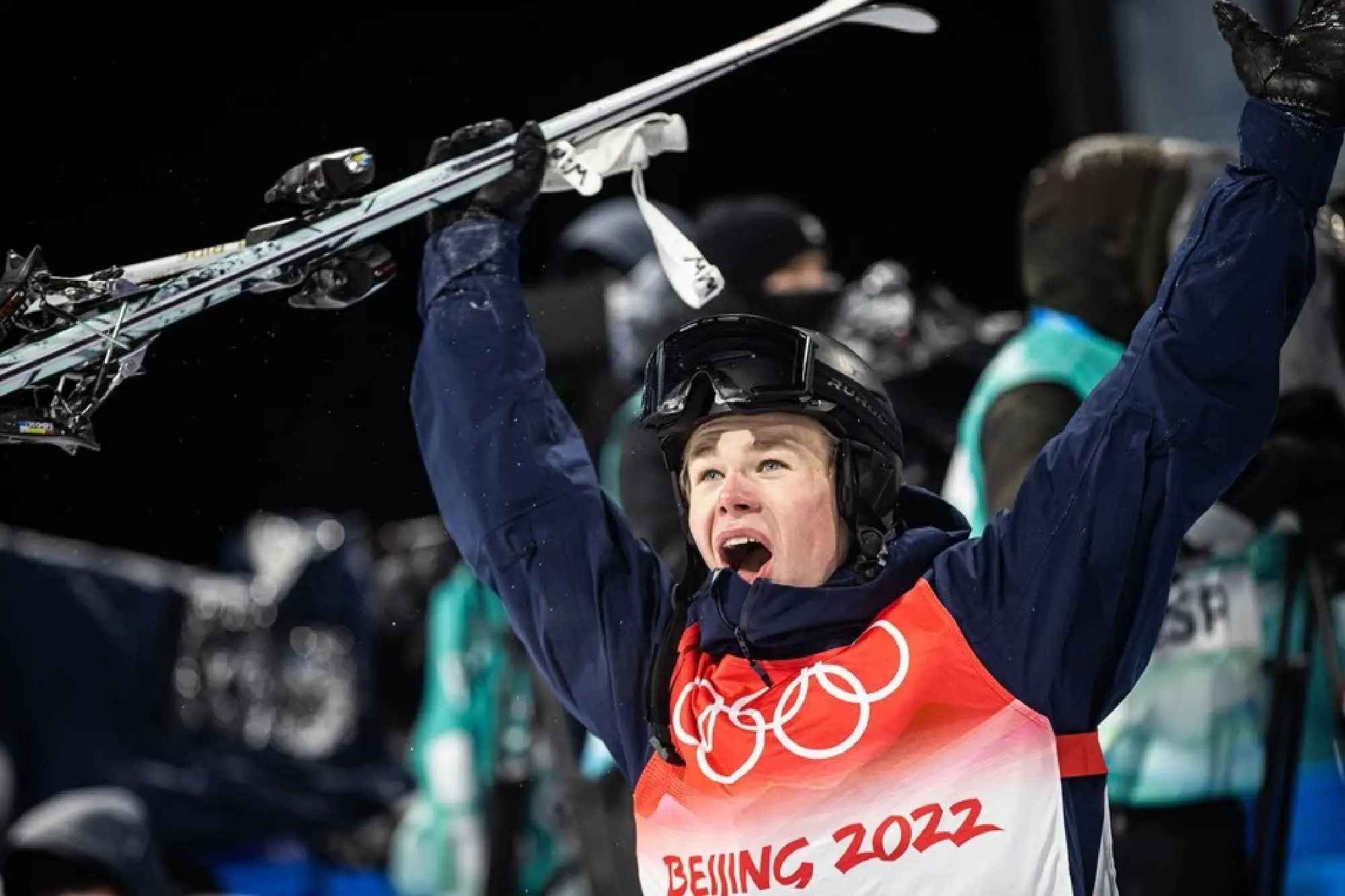 Walter Wallberg of Sweden celebrates after freestyle skiing men's moguls final at Genting Snow Park in Zhangjiakou, north China's Hebei Province on Feb. 5, 2022. (Xinhua/Wu Zhuang)