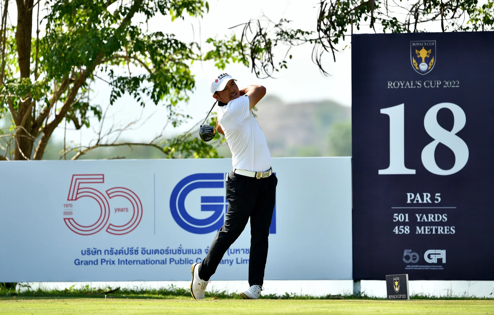 Checkered flag for Chan Shih-chang at Grand Prixv