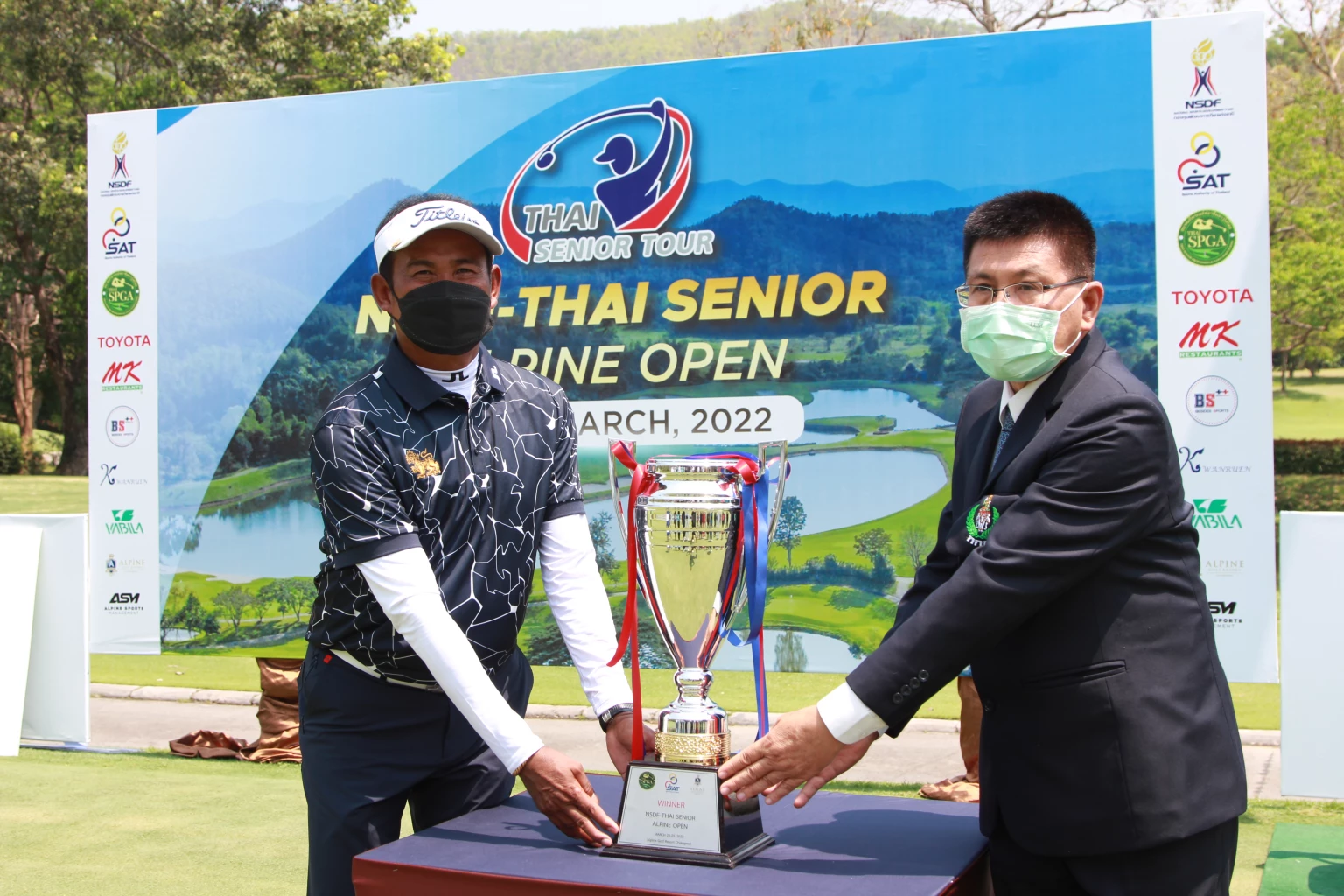 Thavorn Wiratchan won "Thai Senior Alpine Open"