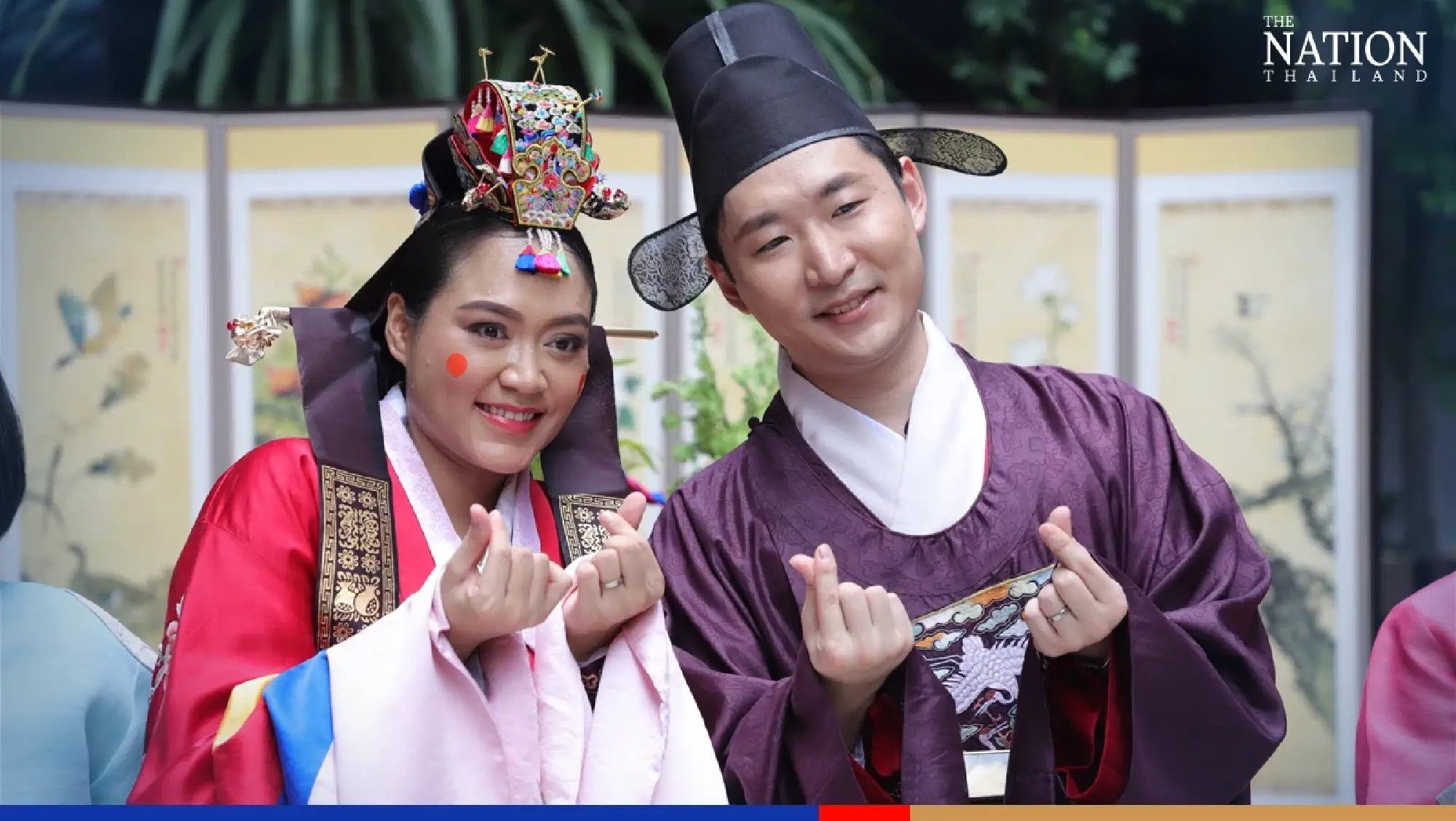 Thai-Korean couple get married Korean style in Bangkok