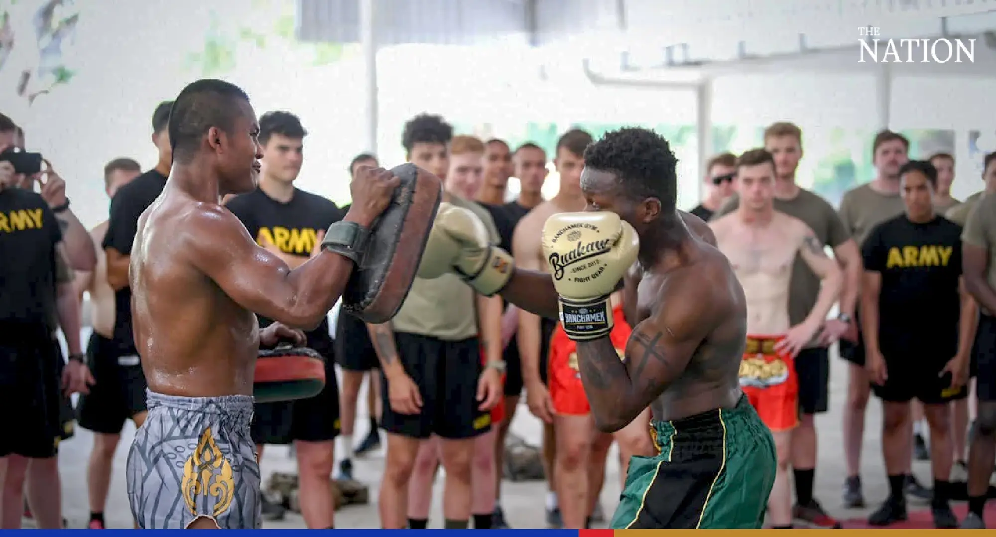 Buakaw trains US, Thai soldiers in Muay Thai