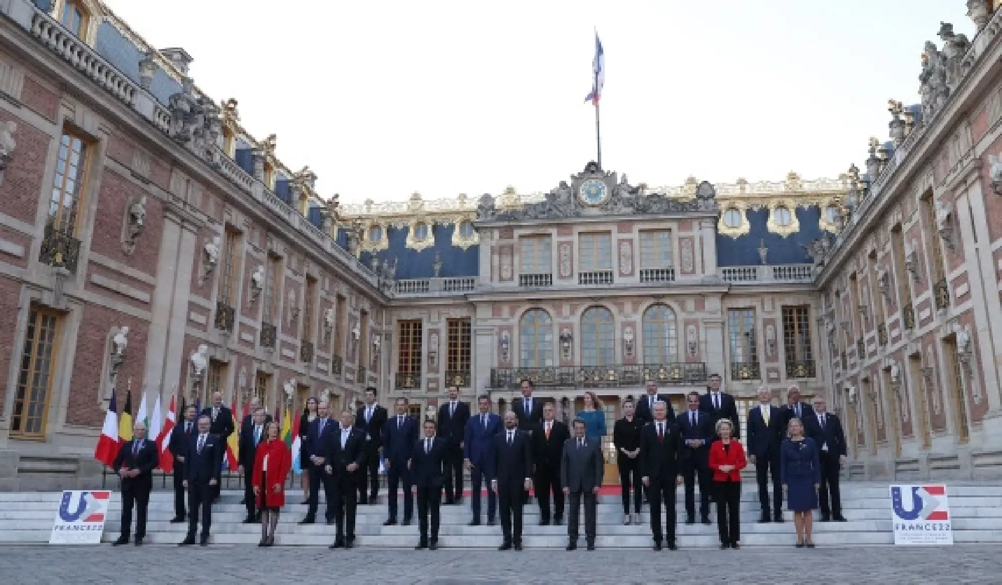 EU leaders pose for a group photo ahead of the informal European Council meeting in the Palace of Versailles, near Paris, France, March 10, 2022. (Xinhua/Gao Jing)