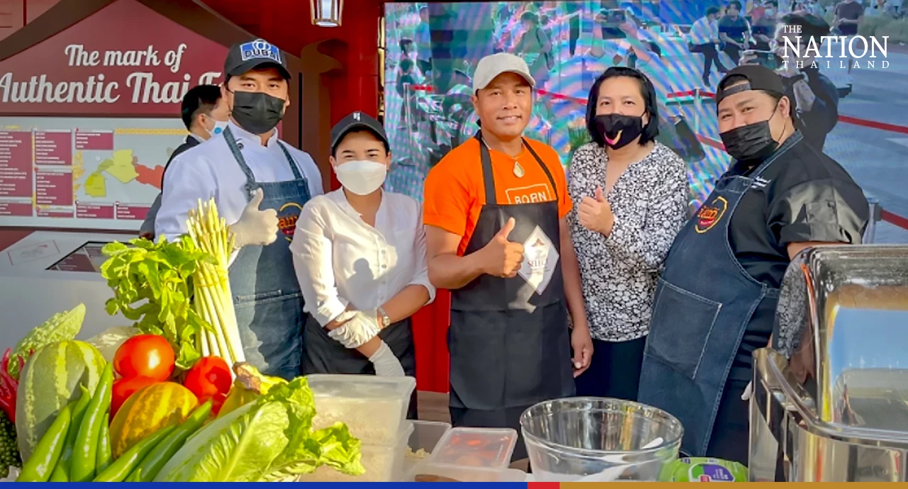 Luk Thung singer Mike whips up ‘Pla Ra’ delights for World Expo visitors
