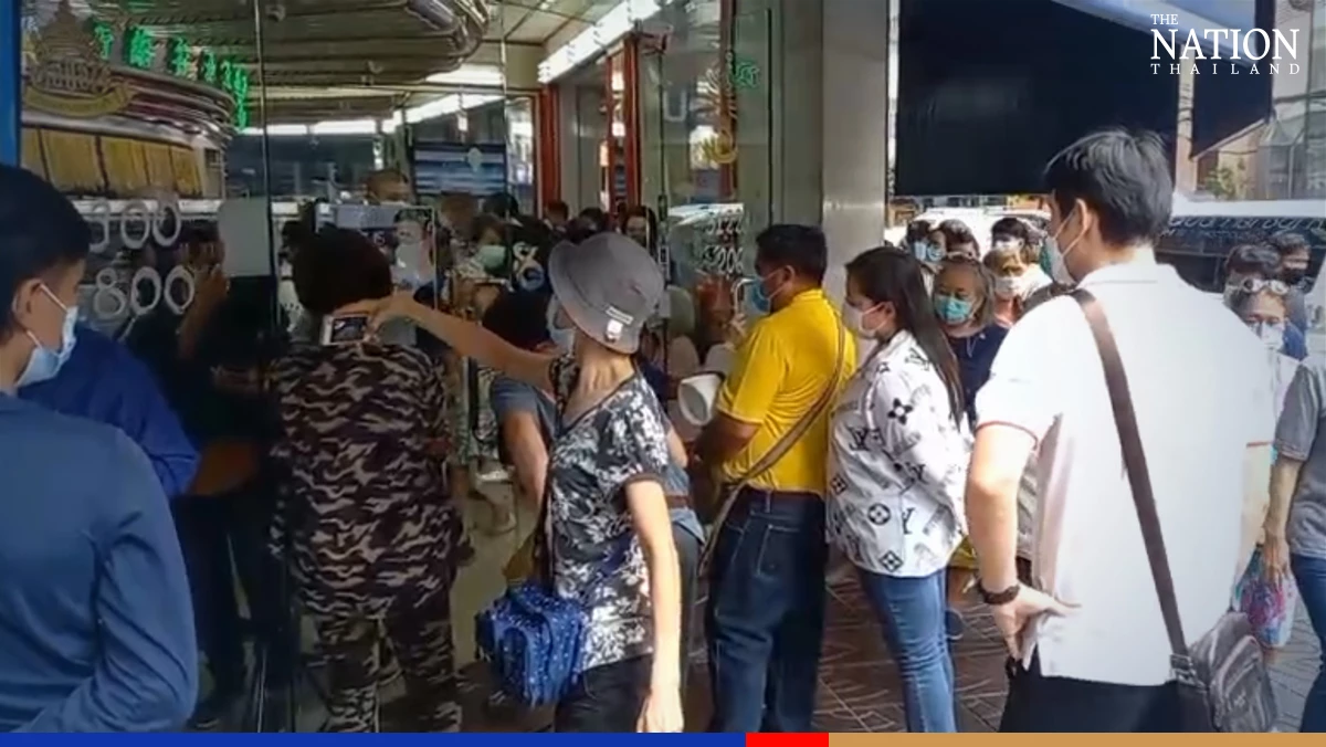 People flock to Bangkok's China Town to sell gold