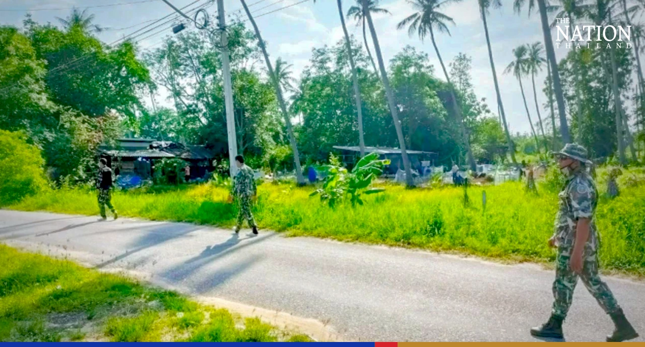 Wandering wild bull terrifies locals in Prachuap Khiri Khan