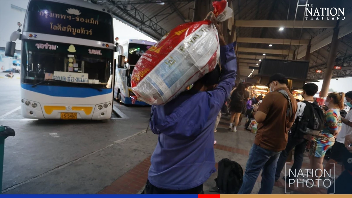 People head back to hometowns for Songkran celebration