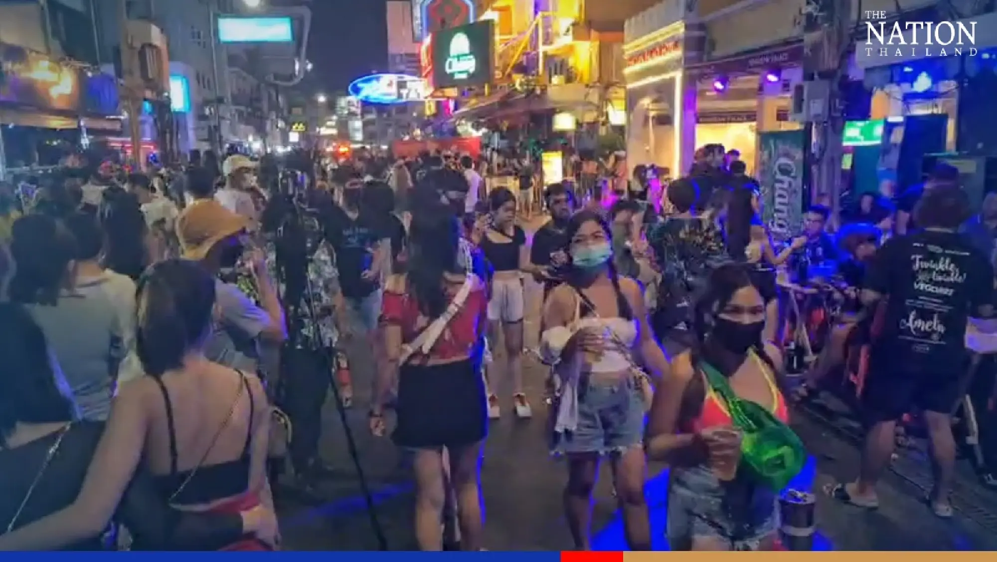 Police set up checkpoints on Khaosan Road after water war breaks out