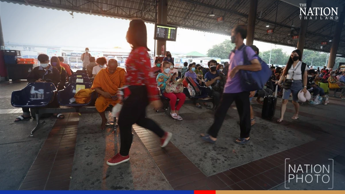 People head back to hometowns for Songkran celebration
