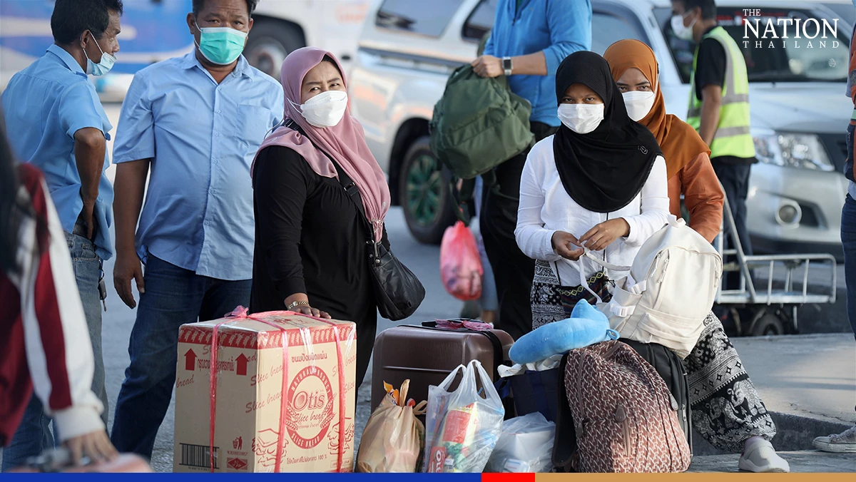 Bus terminals jam-packed as Bangkokians return from Songkran holidays
