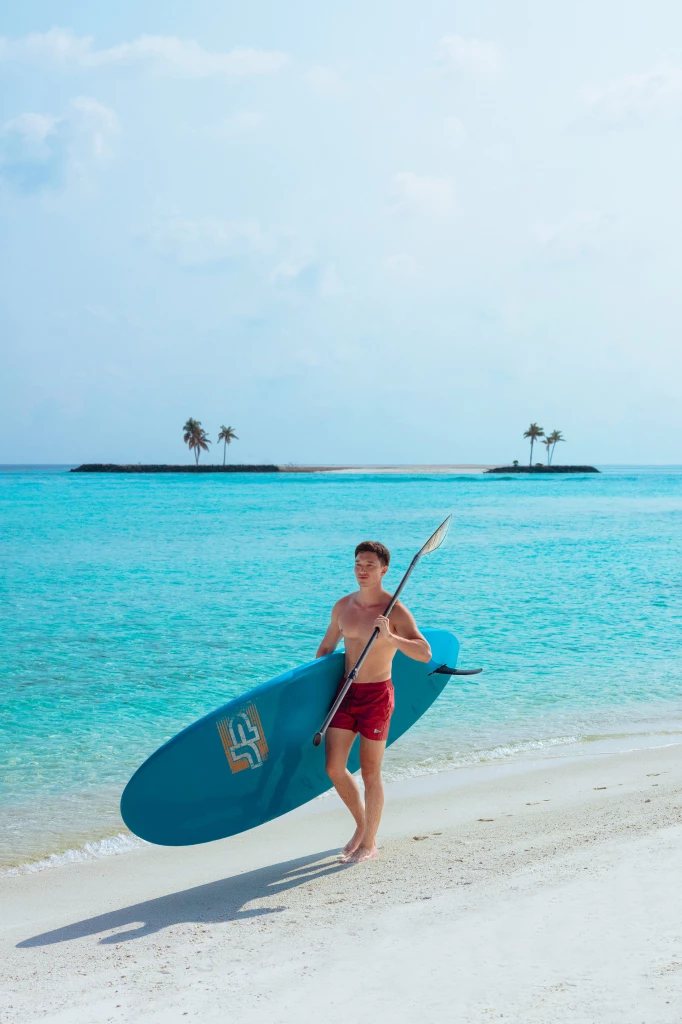 Go deep blue, meet majestic manta rays at The Standard, Huruvalhi Maldives