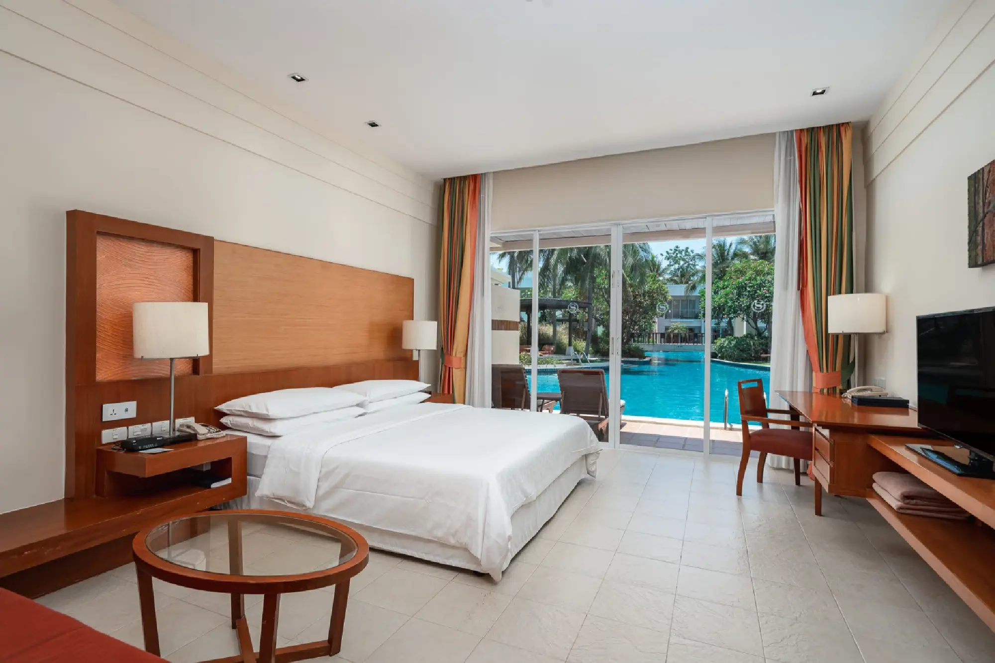 Sheraton Hua Hin Resort and Spa offers resort credit up to THB 1,000 per night