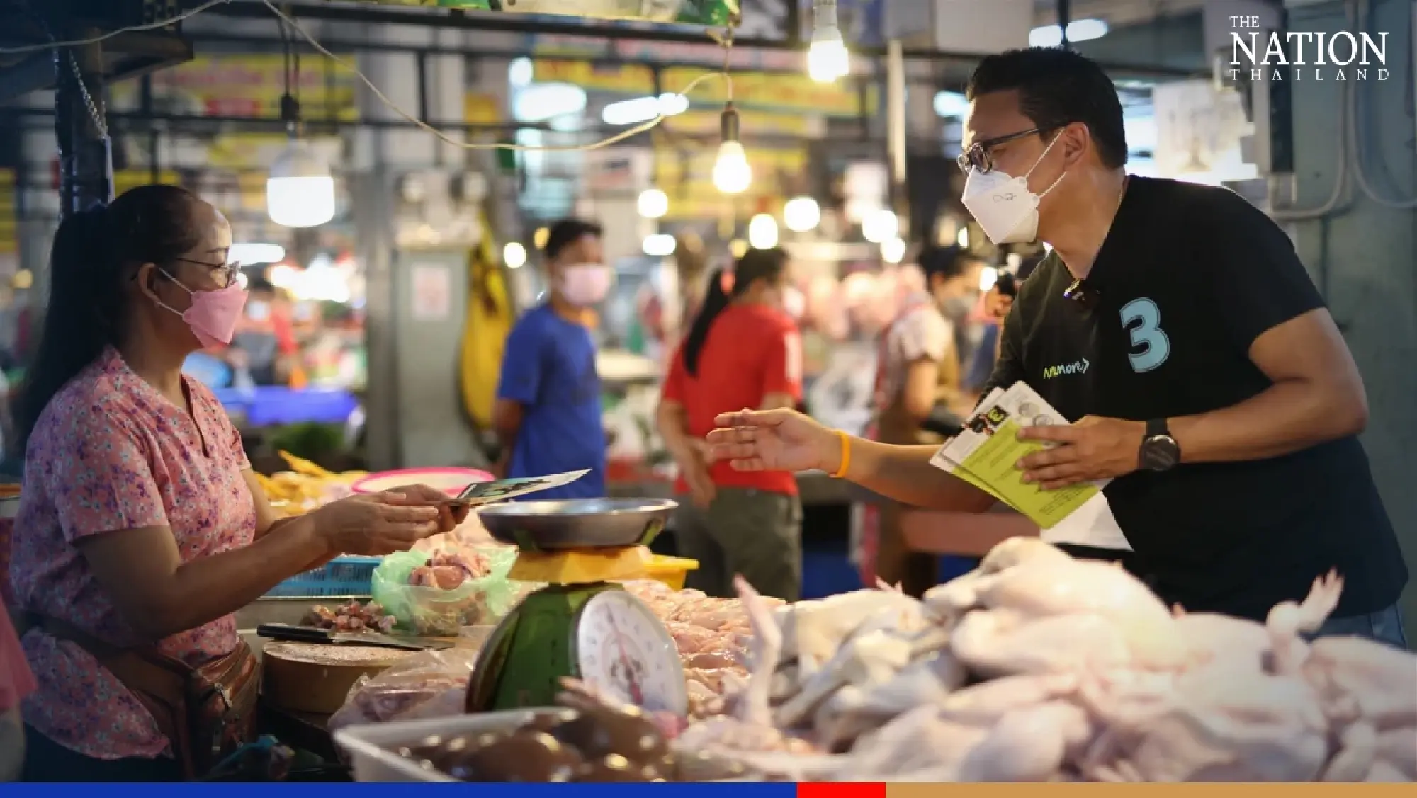 Sakoltee, Sudarat visit Bangkok markets to woo voters
