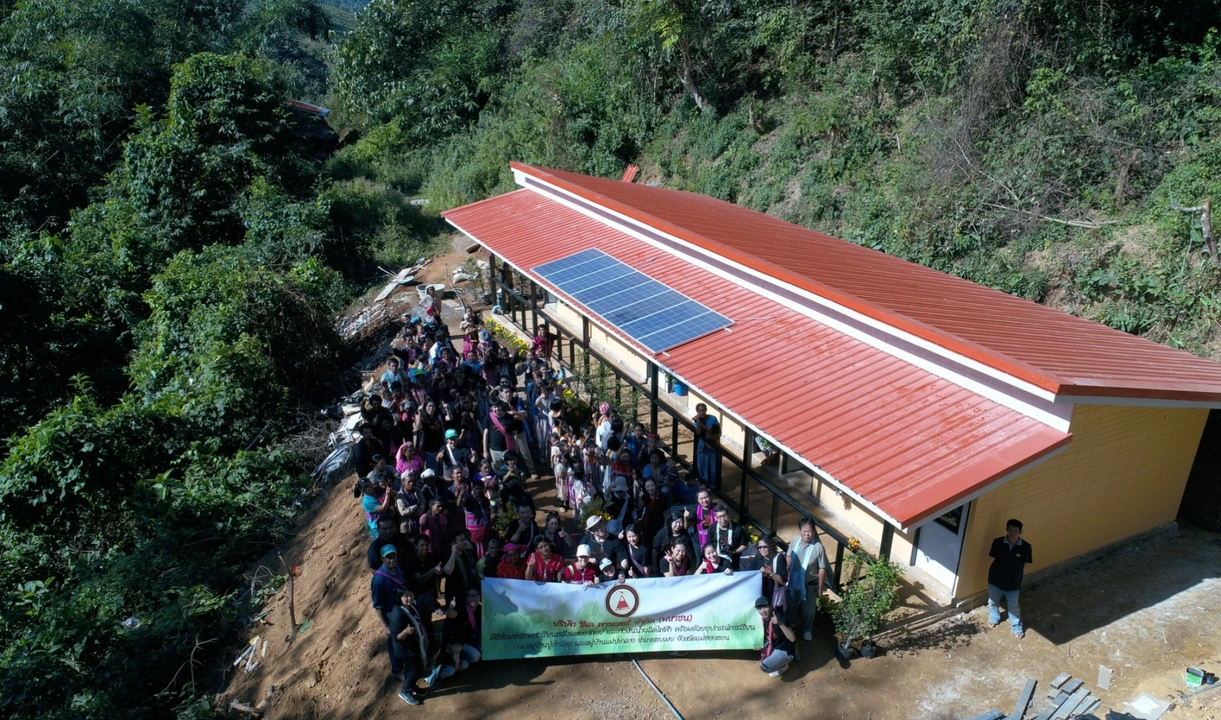 Hing Hoi Project Year 1 provided a solar-powered school building in Pu Kham Noi village and                 a hydropower turbine generator in Mae Pa Klang, Sop Moei district, Mae Hong Son province