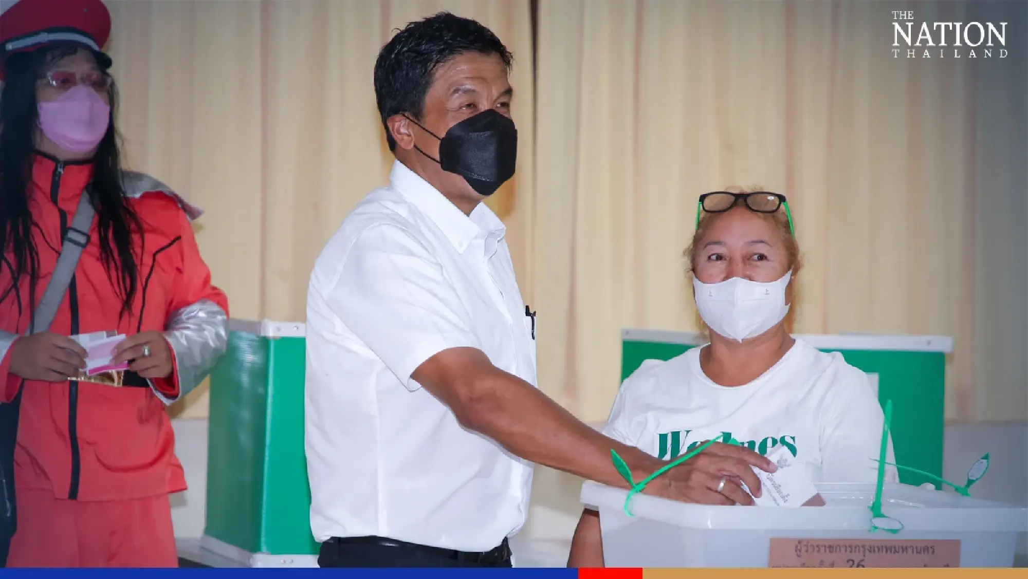 Bangkok governor candidates Wiroj, Chadchart roll up to vote