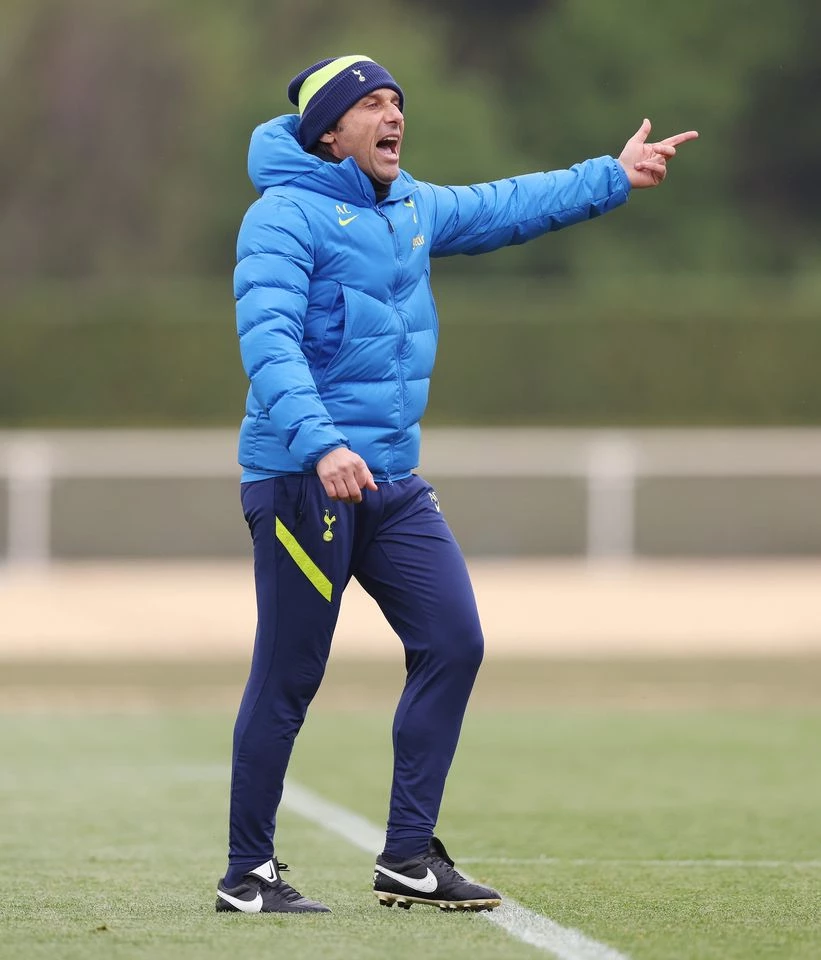 Tottenham manager Antonio Conte knows his team face a stiff challenge at Anfield on Sunday.